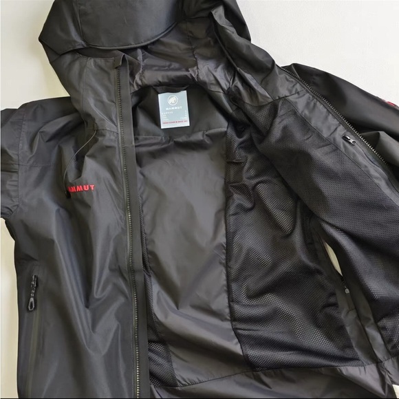 Mammut Black Gore-Tex Performance Jacket - Picture 5 of 8